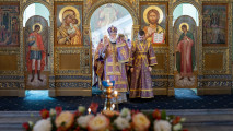 Архиерейское богослужение в Тихвинском храме