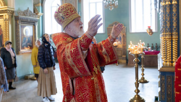 Архиерейское богослужение в&nbsp;Тихвинском храме